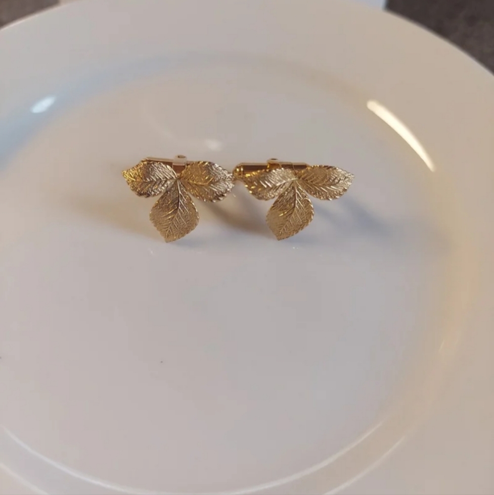 12K GF 3 LEAF CUFFLINKS 4TH GENERATION OWNED LIKE NEW!